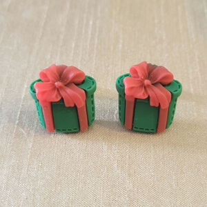 Christmas present earrings, green box with red bow